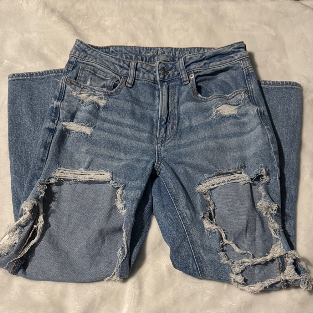 American Eagle Ripped Mom Jean